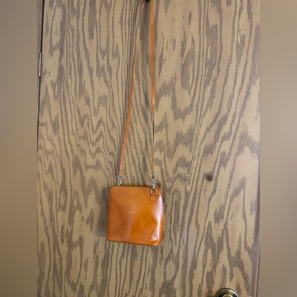 Vera Pelle Crossbody, Sling bag. Long Strap Color: Carmel Soft made in Italy. - Picture 2 of 16